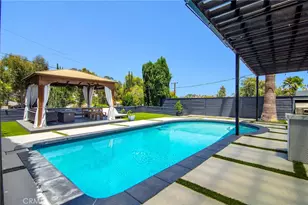 22253 Flanco Rd, Woodland Hills, CA 91364 - Photo 33
