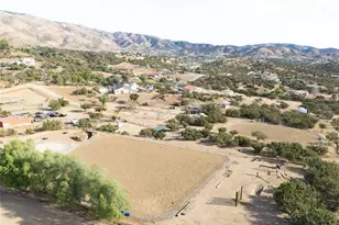6535 Juniper Crest Rd, Agua Dulce, CA 91390 - Photo 9