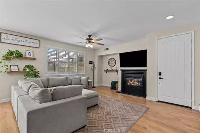 28354 Santa Rosa Lane, Saugus, CA 91350 - Photo 5
