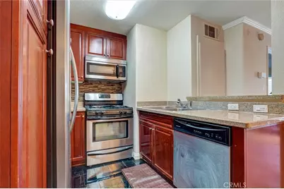 5545 Canoga Avenue #220, Woodland Hills, CA 91367 - Photo 11