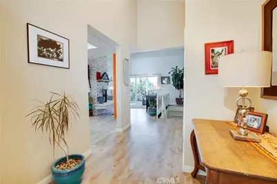 22459 Venido, Woodland Hills, CA 91364 - Photo 7