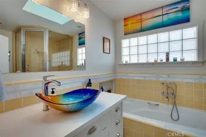22459 Venido, Woodland Hills, CA 91364 - Photo 25