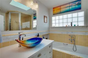 22459 Venido, Woodland Hills, CA 91364 - Photo 25