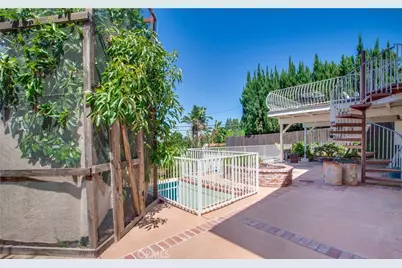 22459 Venido, Woodland Hills, CA 91364 - Photo 35