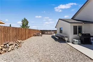 7821 Fir, California City, CA 93505 - Photo 37
