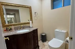 6828 Laurel Canyon Blvd, North Hollywood, CA 91605 - Photo 11