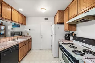 995 Vallejo, Simi Valley, CA 93065 - Photo 13