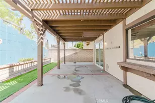 1063 Corbett Ln, Simi Valley, CA 93065 - Photo 37