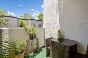 21305 Nandina Ln, Newhall, CA 91321 - Photo 5