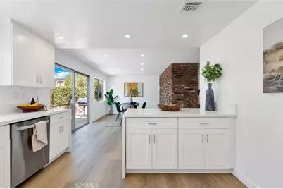 18201 Erwin Street, Tarzana, CA 91335 - Photo 13