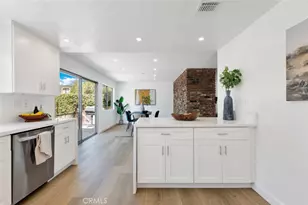 18201 Erwin St, Tarzana, CA 91335 - Photo 13