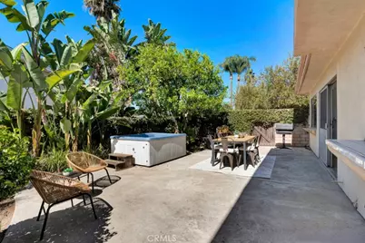 18201 Erwin Street, Tarzana, CA 91335 - Photo 31