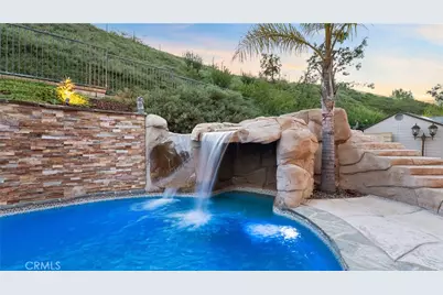 22238 Evening Star Court, Saugus, CA 91390 - Photo 11