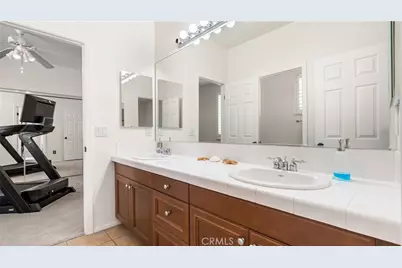 22238 Evening Star Court, Saugus, CA 91390 - Photo 47
