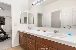 22238 Evening Star Ct, Saugus, CA 91390 - Photo 47