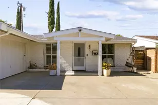 19347 Four Oaks St, Canyon Country, CA 91351 - Photo 5