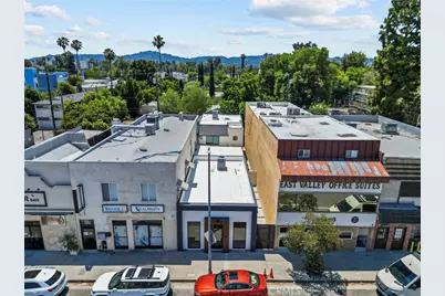 11488 Burbank, North Hollywood, CA 91601 - Photo 5