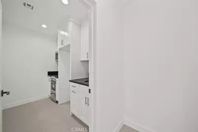 11488 Burbank, North Hollywood, CA 91601 - Photo 7