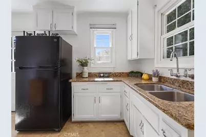 15460 Sylvan Street, Van Nuys, CA 91411 - Photo 17