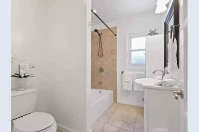 15460 Sylvan Street, Van Nuys, CA 91411 - Photo 23