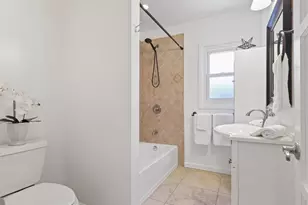 15460 Sylvan St, Van Nuys, CA 91411 - Photo 23
