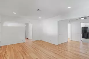 15460 Sylvan St, Van Nuys, CA 91411 - Photo 13