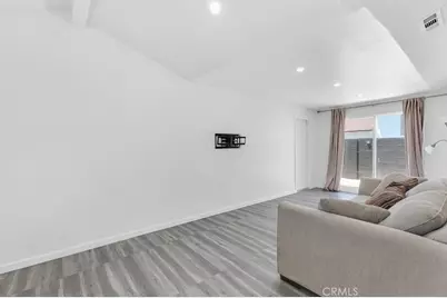21025 Blythe Street, Canoga Park, CA 91304 - Photo 19
