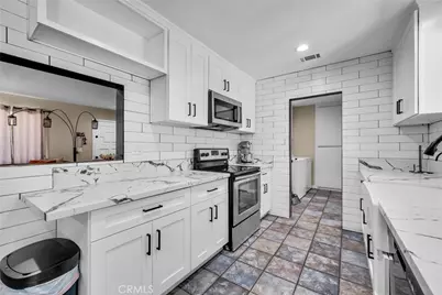24048 Cruise Circle, Canyon Lake, CA 92587 - Photo 7