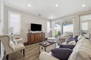 20558 Martingale, Saugus, CA 91350 - Photo 3