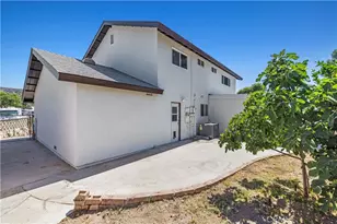 28020 Newbird Dr, Saugus, CA 91350 - Photo 29