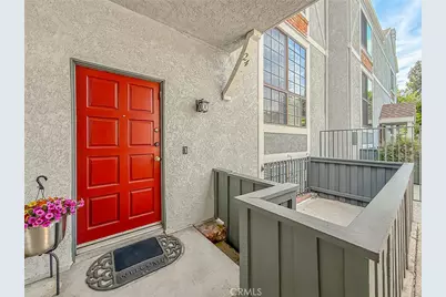 18100 Burbank Boulevard #24, Tarzana, CA 91356 - Photo 3