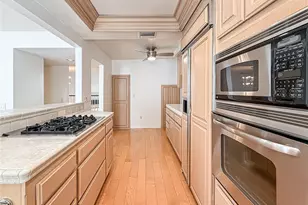 18100 Burbank Blvd, Tarzana, CA 91356 - Photo 9