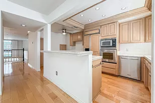18100 Burbank Blvd, Tarzana, CA 91356 - Photo 11