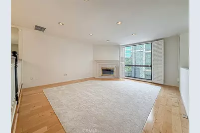 18100 Burbank Boulevard #24, Tarzana, CA 91356 - Photo 1