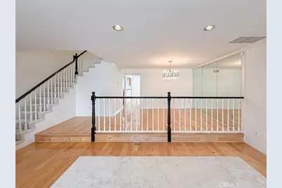 18100 Burbank Boulevard #24, Tarzana, CA 91356 - Photo 7
