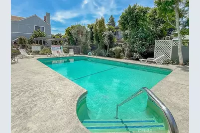 18100 Burbank Boulevard #24, Tarzana, CA 91356 - Photo 39