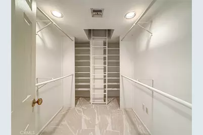 18100 Burbank Boulevard #24, Tarzana, CA 91356 - Photo 17