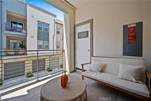 27410 Merlin Pl, Valencia, CA 91381 - Photo 3