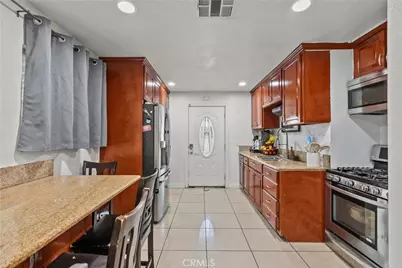 13400 Herron St, Sylmar, CA 91342 - Photo 9