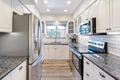 15248 Dickens Street #102, Sherman Oaks, CA 91403 - Photo 13