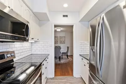 15248 Dickens Street #102, Sherman Oaks, CA 91403 - Photo 17