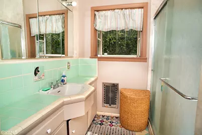 14955 Hartland, Van Nuys, CA 91405 - Photo 11