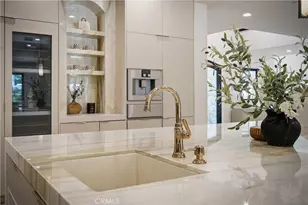 17437 Oak Creek Ct, Encino, CA 91316 - Photo 19
