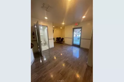 713 1/2 Ridgewood Place, Los Angeles, CA 90038 - Photo 3
