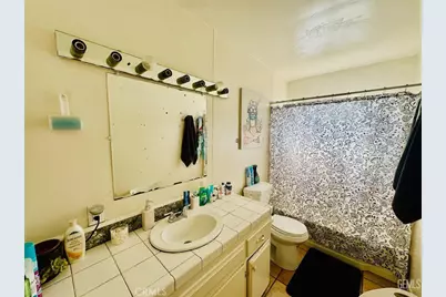 713 Iris, Bakersfield, CA 93308 - Photo 9