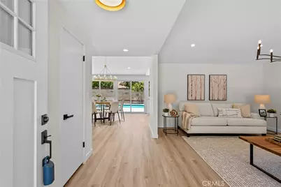 28116 Oaklar, Saugus, CA 91350 - Photo 5