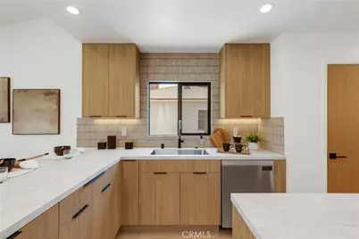 335 S Parish Place, Burbank, CA 91506 - Photo 9