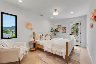 335 S Parish Place, Burbank, CA 91506 - Photo 25