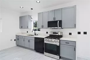 9661 Hayvenhurst Ave, Northridge, CA 91343 - Photo 49