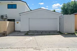 9661 Hayvenhurst Ave, Northridge, CA 91343 - Photo 37